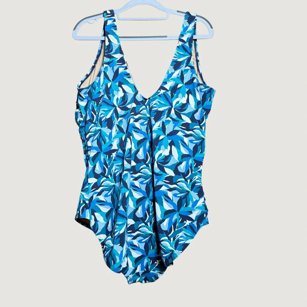 L.L. Bean One Piece Swimsuit Womens 22W Blue Floral Excellent Ruched Wrap Front
